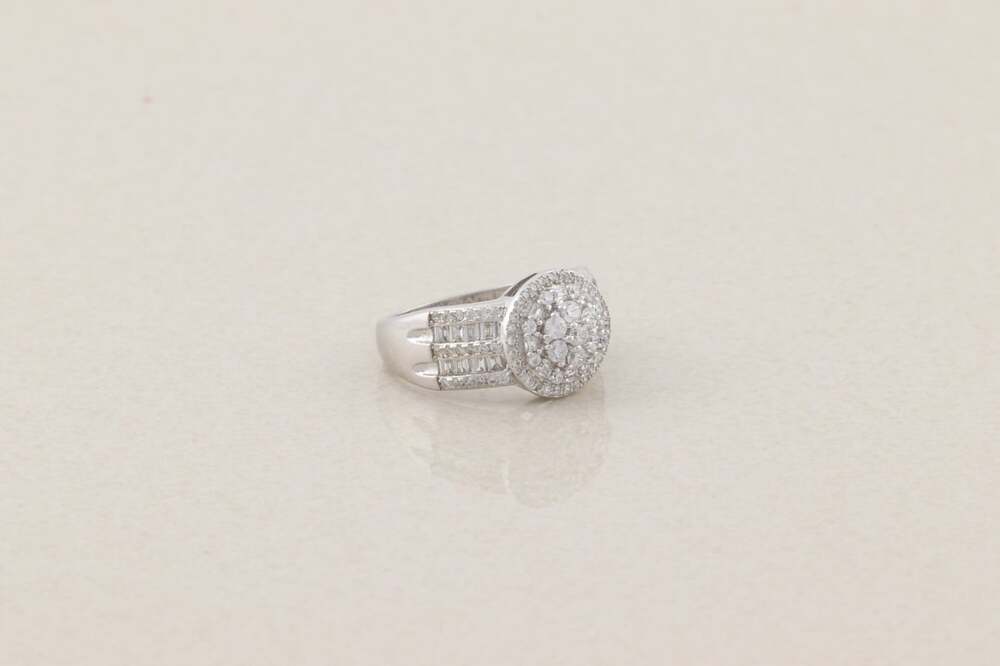Sterling Silver Sparkly Bold Cubic Zirconia Cluster Ring Size 9 1/4 - Picture 4 of 7